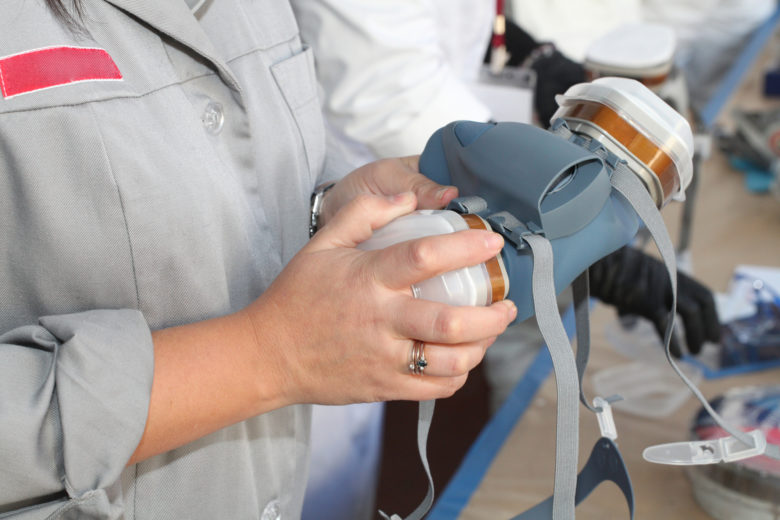 Respirator check before use