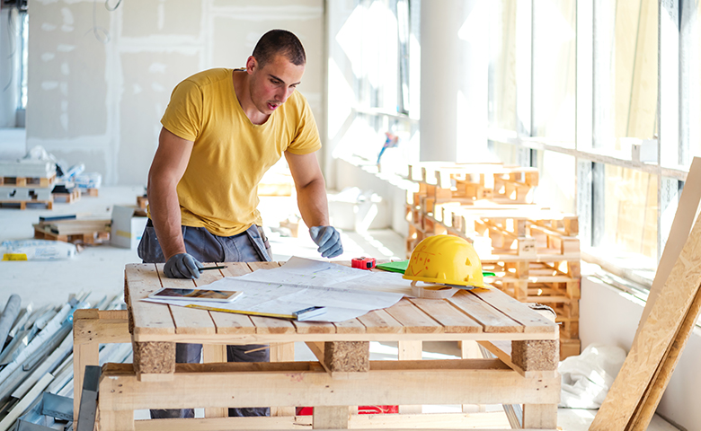 Builder or foreman puzzled by task